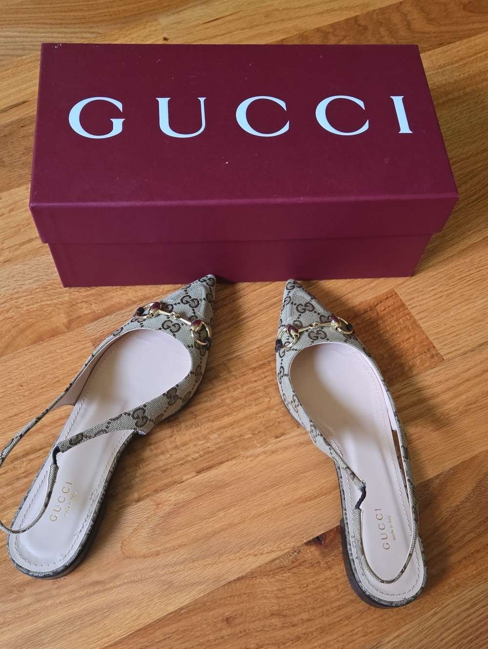 Gucci Beige GG Supreme Canvas. Erin Pointed Toe Slingback, Gold Tone Horsebit